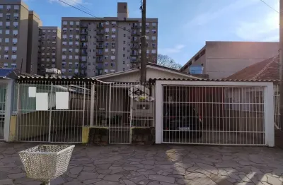 Casa com 2 quartos à venda na Rua Teotônia, 273, Camaquã, Porto Alegre