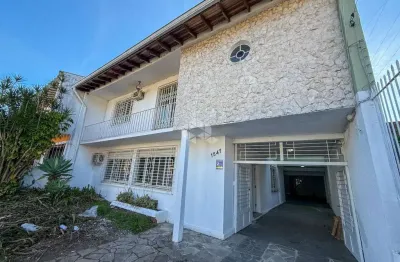Casa com 5 quartos à venda na Rua Guilherme Alves, 1547, Petrópolis, Porto Alegre
