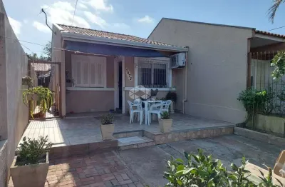 Casa térrea com 2 dormitórios no bairro hípica - excelente posição solar!