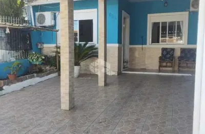 Casa com 3 quartos à venda na Rua José Celestino da Silva, 755, Hípica, Porto Alegre