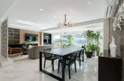 Apartamento mobiliado e decorado, 162 m², 3 dormitórios sendo 3 suítes