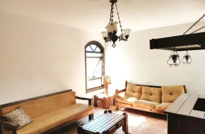 Apartamento semimobiliado de 03 dormitórios e com suíte à venda no bairro centro, caxias do sul.