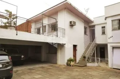 Casa semimobiliada de 04 dormitórios à venda  no bairro santa catarina, caxias do sul