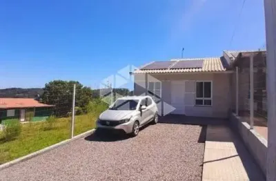 Casa com pátio e placa solar no sra das graças em caxias do sul/rs