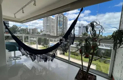 Apartamento com 3 dormitórios, um suíte, com 114 m² privativos e uma completa infraestrutura.