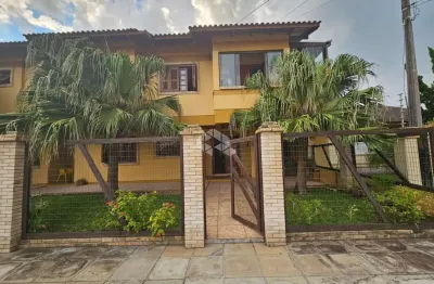 Sobrado com entrada indivual - dois dormtórios capão da canoa