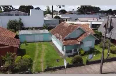 Casa de 4 dormitórios de 162 m2 e terreno de 840 m2 no centro de São Francisco de Paula