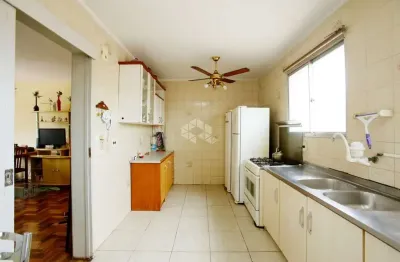 Apartamento com 2 quartos e 79m², com vaga de garagem à venda na glória, porto alegre.