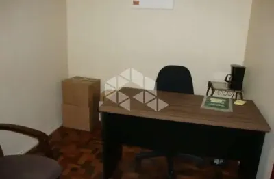 Amplo  Conjunto comercial 41,70m² em andar alto seis elevadores e port. 24 hrs.