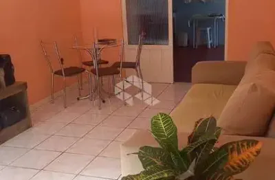 Casa com 2 quartos 2 vagas de garagens no bairro agronomia em porto alegre