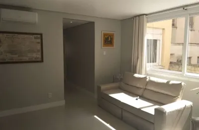 Apartamento 2 quartos todo reformado com 108m²privativos, garagem  no centro histórico de porto alegre