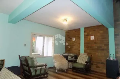 Casa residencial com 3 quartos e 3 vagas de garagens no bairro protásio alves em porto alegre