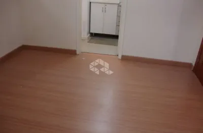 Sala comercial com 46m² privativos, centro, porto alegre.