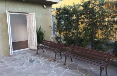 Apartamento térreo de 1 quarto no bairro Auxiliadora em Porto Alegre