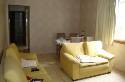 Apartamento 02 quartos com sacada e closet no centro histórico