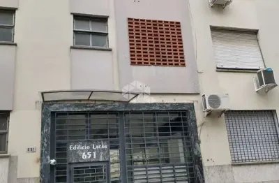 Apartamento de 2 dormitórios com elevador no centro histórico