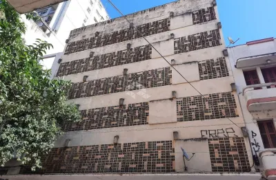 Crédito real vende 1 box de garagem coberta no edifício garagem marechal floriano, no centro histórico.