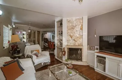 Excelente casa 3 quartos 3 vagas toda mobiliada no bairro  santo antonio em porto alegre rs