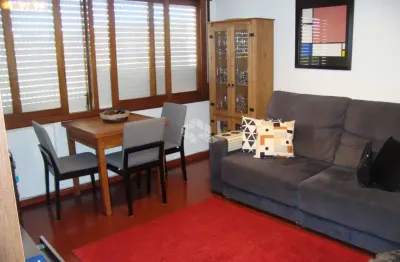 Apartamento 03 quartos, de frente, dois boxes escr. bairro menino deus