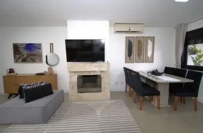 Casa sobrado com 3 suites duas vagas cobertas no bairro igara