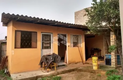 Terreno em canoas, casas em construção com 02 dormitórios.