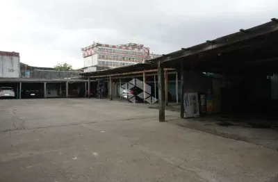 Terreno de esquina com estação fátima no bairro niterói