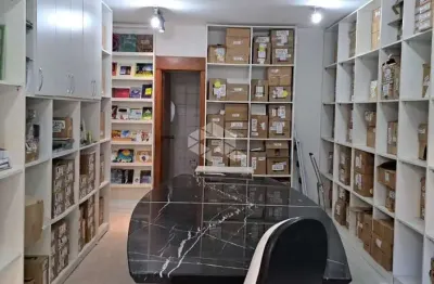 Sala comercial av iguassu bairro petrópolis próximo à av carlos gomes