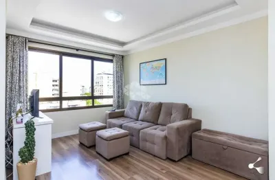 Charme, conforto e localização privilegiada ? viva no coração do bairro mais encantador de porto alegre