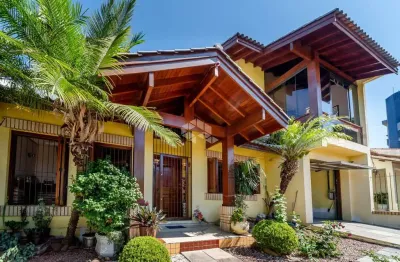 Espaço, conforto e posição solar privilegiada ? viva com tranquilidade e qualidade em uma casa completa