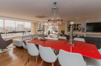 Sofisticação atemporal e vista privilegiada no coração da cidade