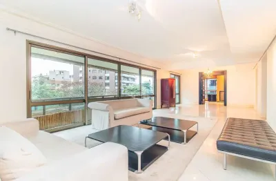 Apartamento com 301 m², com 3 suítes, 2 elevadores, 4 garagens na bela vista