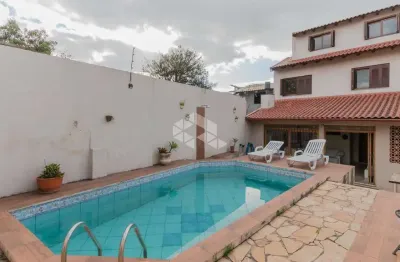 Charme, conforto e luminosidade: sua nova casa frente norte