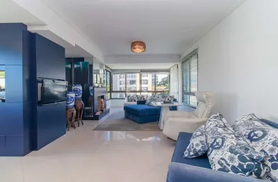 Apartamento com 3 quartos à venda na Alameda Emílio de Menezes, 80, Três Figueiras, Porto Alegre