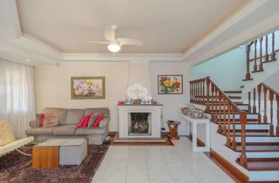 Espaço, conforto e localização privilegiada - casa com vista, frente norte e a 50m do bourbon ipiranga!