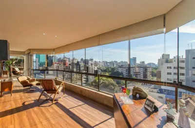 Apartamento de 244m2 composto por 3 suítes e 4 vagas de garagem próximo ao parcão!