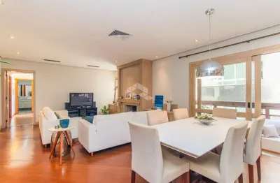 Apartamento com 3 quartos e 2 vagas com 174 m² no mont carlo