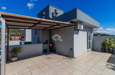 Cobertura 02 dormitórios sendo uma suíte e terraço com churrasqueira.