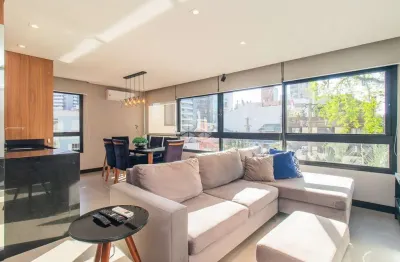 Apartamento decorado e mobiliado com 107m² privativos, 2suítes e 3 vagas no petrópolis