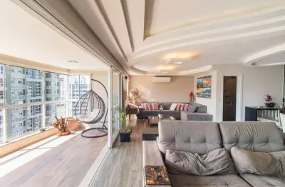 Apartamento de 4 quartos, sendo 3 suites, com 3 vagas de garagem no central parque