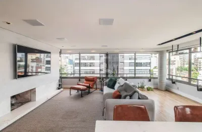 Lindo apartamento com 138m² e 3 dormitórios, 2 suítes, 3 vagas no bairro petrópolis