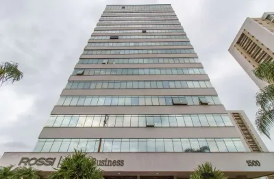 Sala comercial de 48 m2 em andar alto no rossi fiateci business