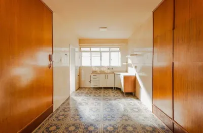 Apartamento no bom fim 168m²  3 dormitórios/1 suíte + dependencia e 1 vaga