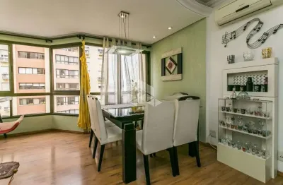 Apartamento com 3 quartos, com uma suite com sacada, 2 vagas de garagem, infraestrutura completa no bairro vila ipiranga