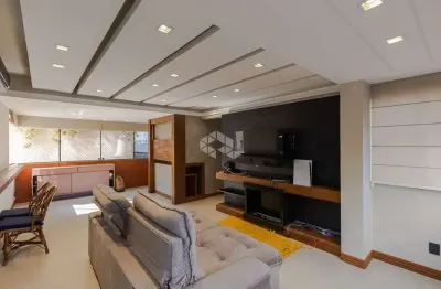 Apartamento garden 169m2,  2 dorm, sendo 1 suíte, c/jacuzzi, parrilla, forno de pizza, lareira e churrasqueira, 2 vagas, no bairro petrópolis