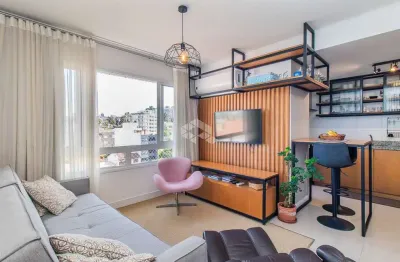 Apartamento 2 dormitórios sendo 1 suíte com vaga dupla coberta e depósito no bairro petrópolis