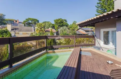 Ampla casa em condomínio, com piscina na boa vista, com 308m² privativos!