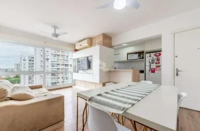 Apartamento com 80m² e 3 dormitórios, 1 suíte, 2 vagas no bairro passo da areia em porto alegre