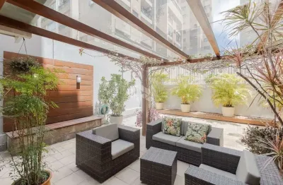 Apartamento Garden com 172m2 e 3 dormitórios com 2 vagas no bairro Petrópolis