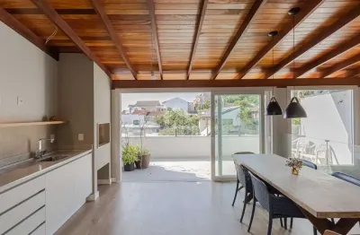 Cobertura com 3 dormitórios e 2 suítes para venda no bairro Chácara das Pedras