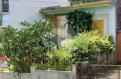 Terreno em excelente localização do petrópolis, com 211m²